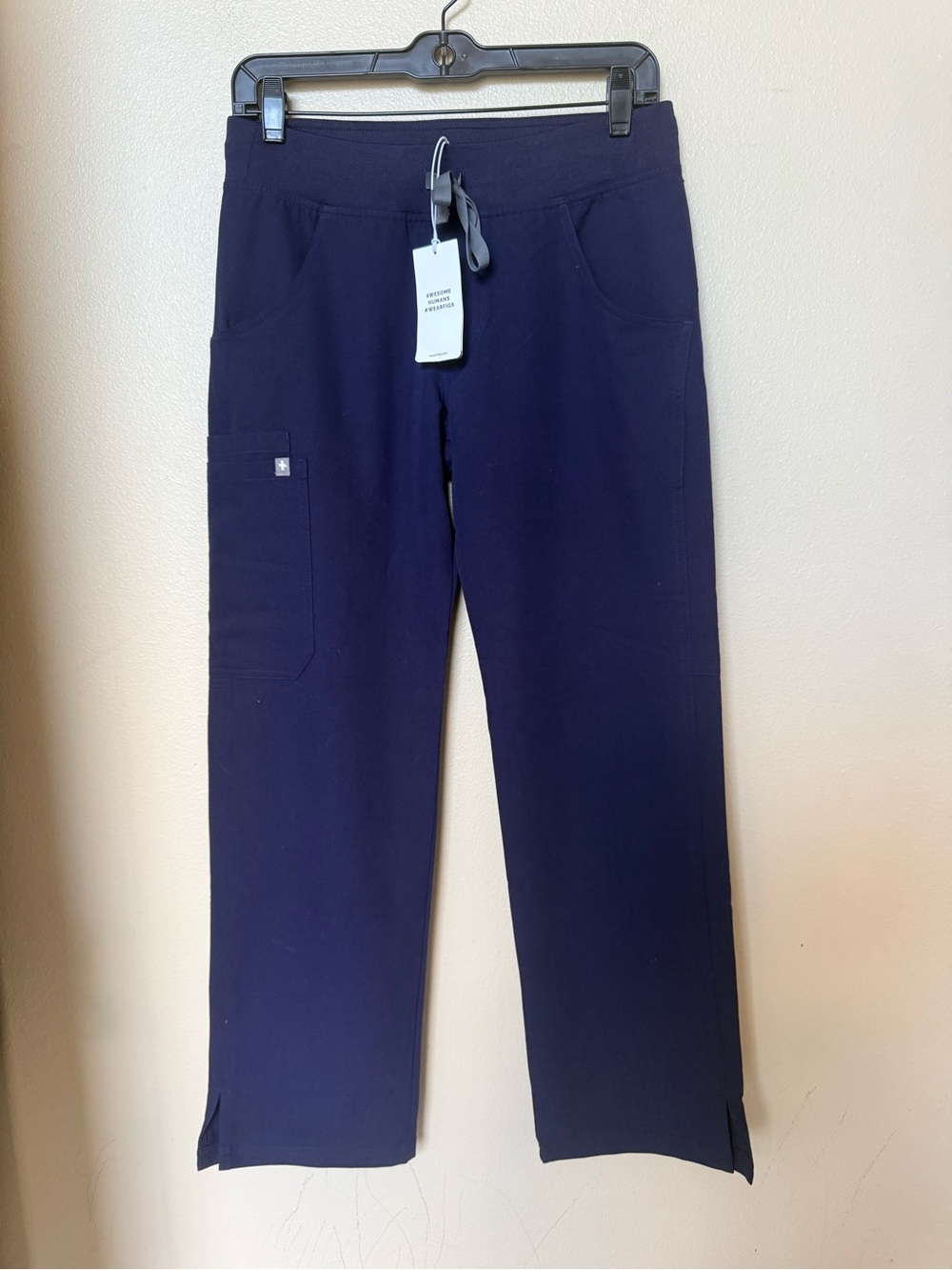 NWT Figs scrubs navy Kade cargo pants xs petite women’s medical nurse Md
